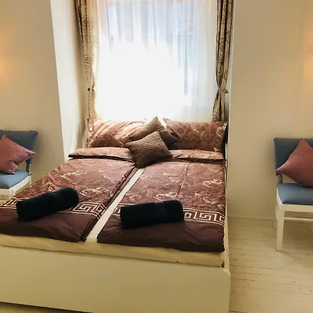 Golden Pearl - Jacuzzi Center Luxury アパート